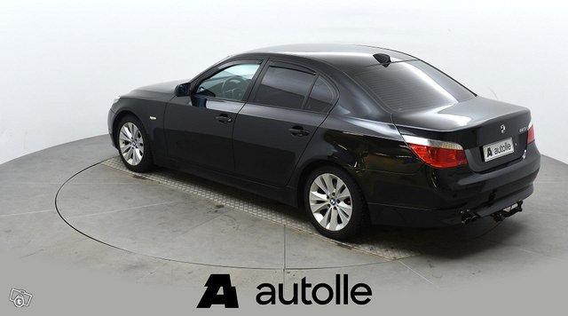 BMW 523 8