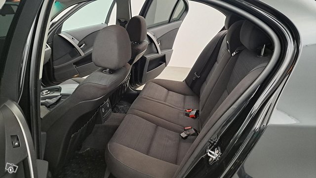 BMW 523 12