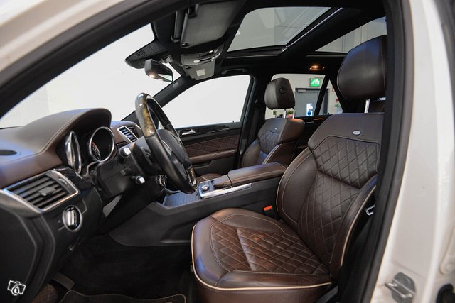 Mercedes-Benz ML 12