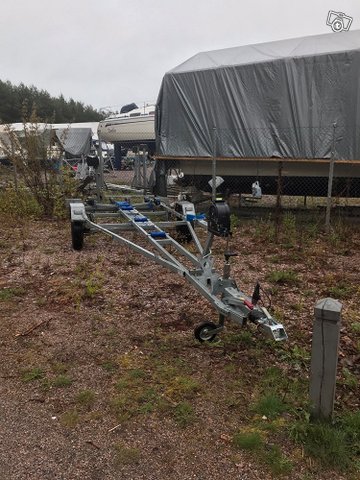 Venetraileri Majava VT 1000 jarrullinen, kuva 1