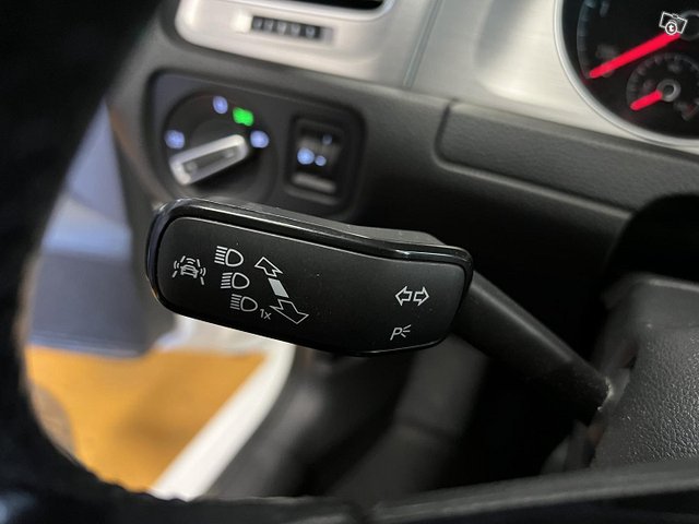 Volkswagen Golf 12