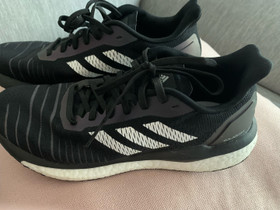 Adidas lenkkarit, Juoksu ja lenkkeily, Urheilu ja ulkoilu, Lappeenranta, Tori.fi Adidas lenkkarit, Juoksu ja lenkkeily, Urheilu ja ulkoilu, Lappeenranta, Tori.fi