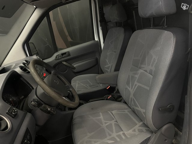 Ford Transit Connect 9