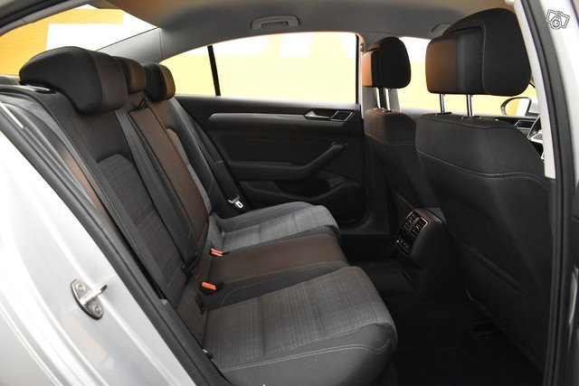 Volkswagen Passat 11