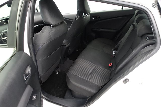 Toyota Prius 9