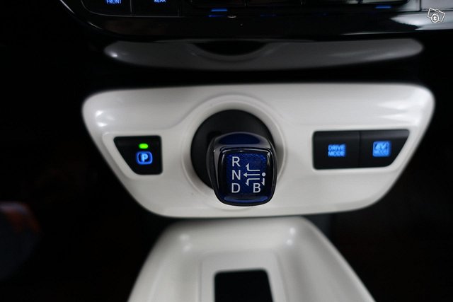 Toyota Prius 25