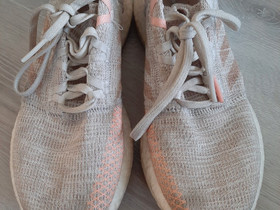 Adidas lenkkarit koko 40, Juoksu ja lenkkeily, Urheilu ja ulkoilu, Raisio, Tori.fi Adidas lenkkarit koko 40, Juoksu ja lenkkeily, Urheilu ja ulkoilu, Raisio, Tori.fi