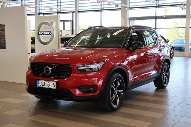 VOLVO XC40