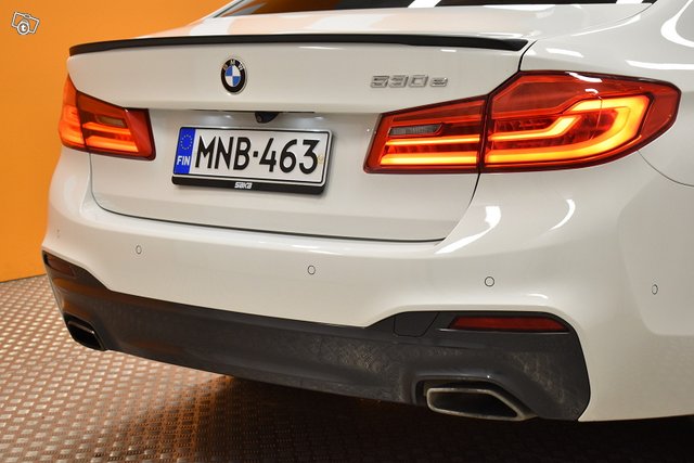 BMW 530 9