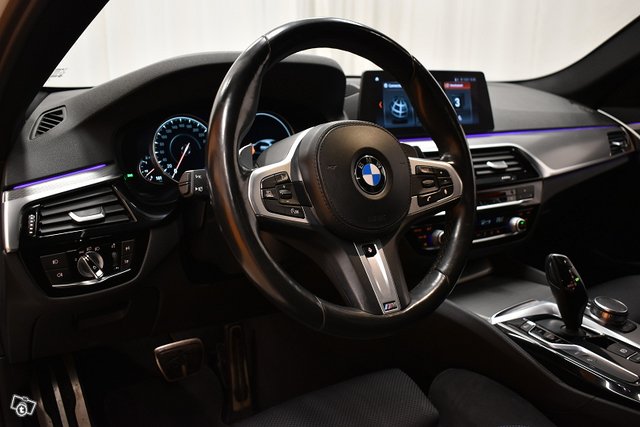 BMW 530 13