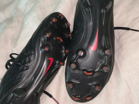 Nike Tiempo nahkaiset koko 41, Jalkapallo, Urheilu ja ulkoilu, Kuopio, Tori.fi Nike Tiempo nahkaiset koko 41, Jalkapallo, Urheilu ja ulkoilu, Kuopio, Tori.fi