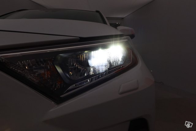 Toyota RAV4 16