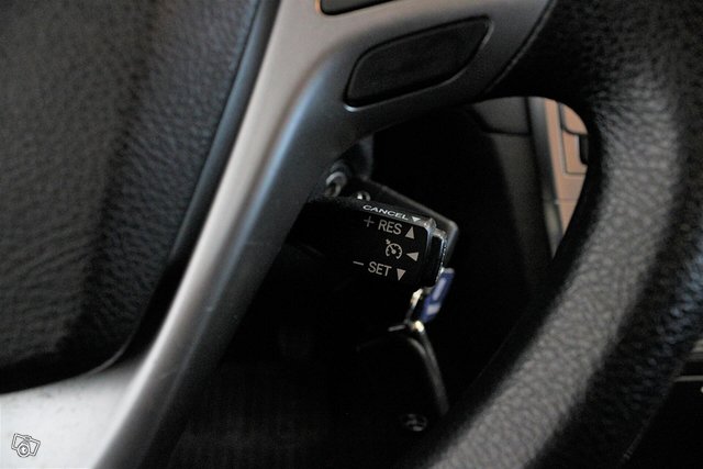 Toyota Avensis 16