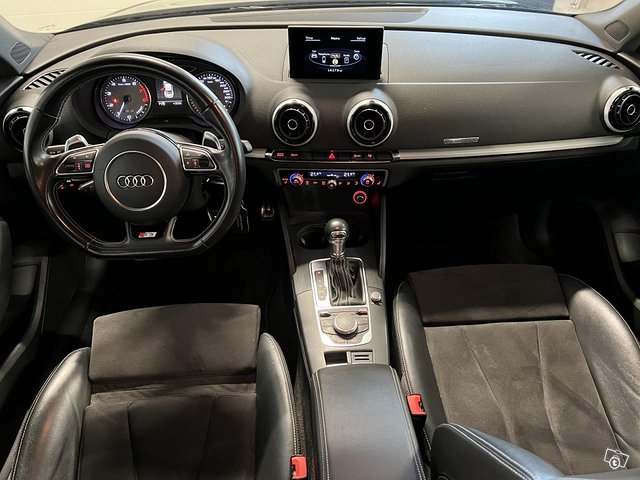 Audi S3 8