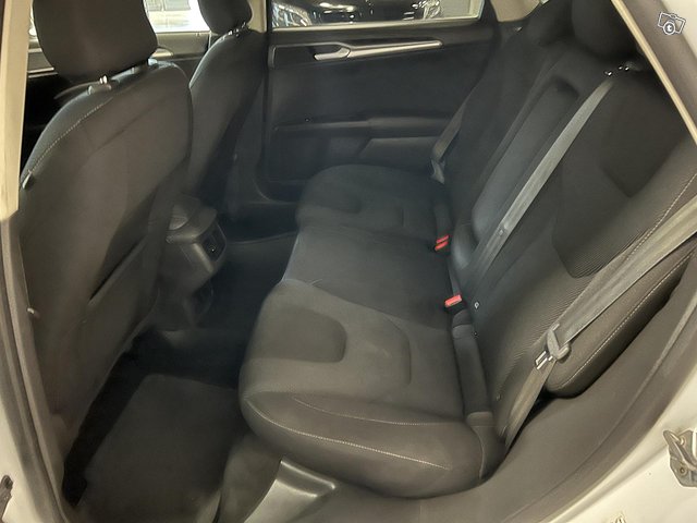 Ford Mondeo 9