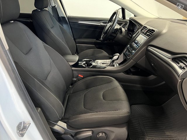 Ford Mondeo 12