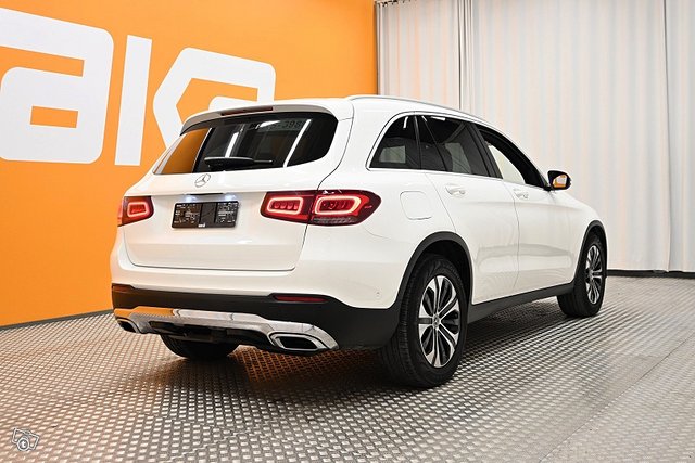 Mercedes-Benz GLC 8
