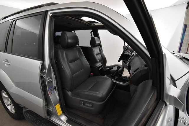 Toyota Land Cruiser 15