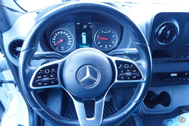 Mercedes-Benz Sprinter 10
