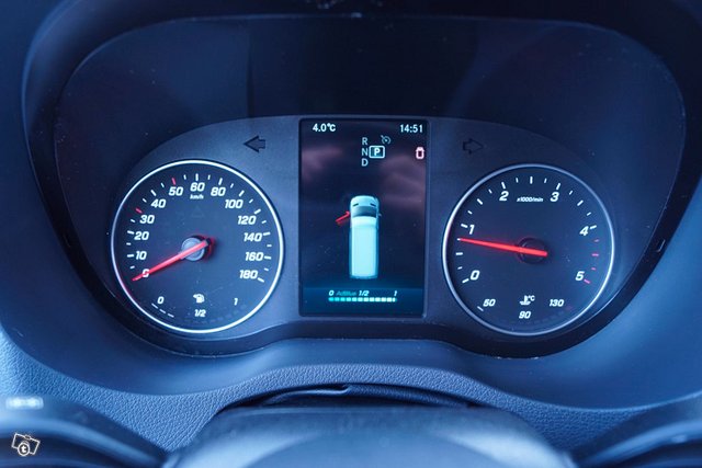Mercedes-Benz Sprinter 11