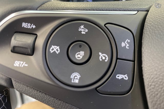 Opel Insignia 9