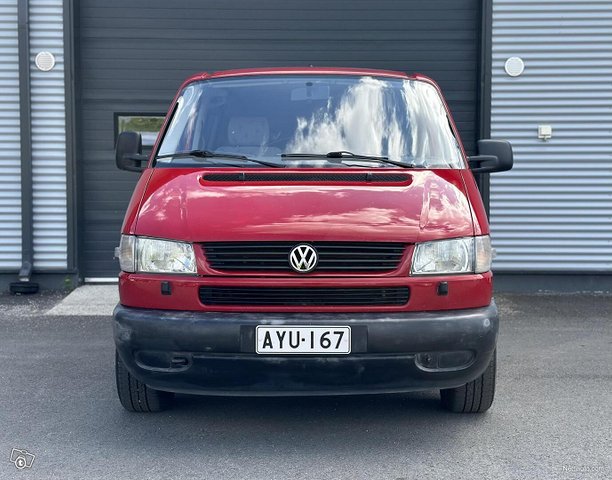 Volkswagen Caravelle 11