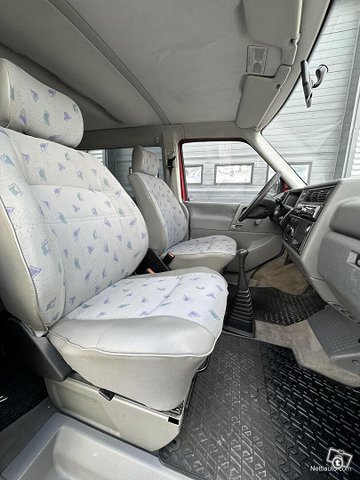 Volkswagen Caravelle 18