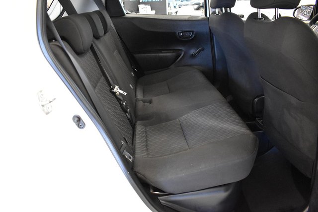 Toyota Yaris 14