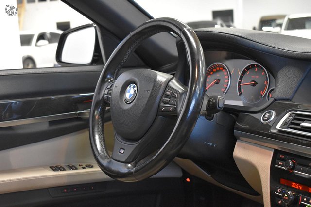 BMW 740 17