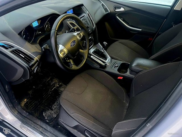 Ford Focus 13