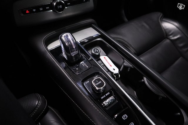 Volvo XC90 19