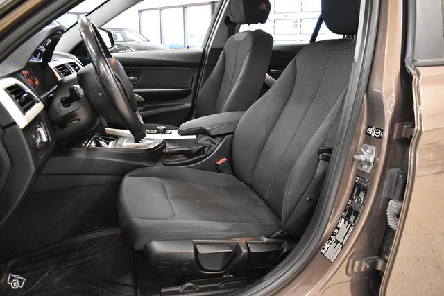 BMW 320 11