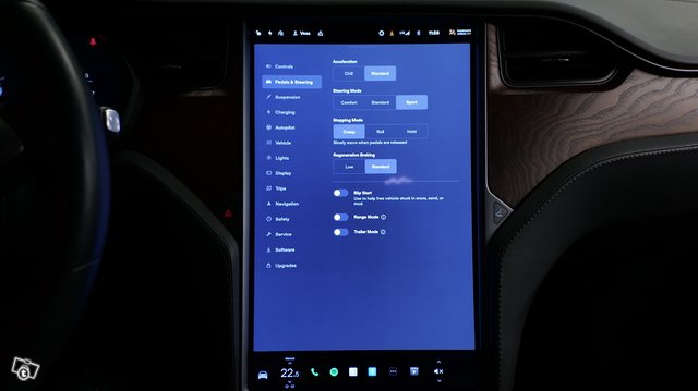 Tesla MODEL X 10