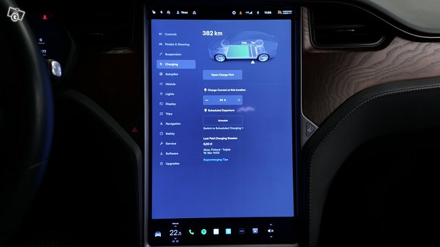 Tesla MODEL X 12