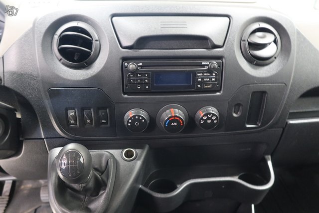NISSAN NV400 9