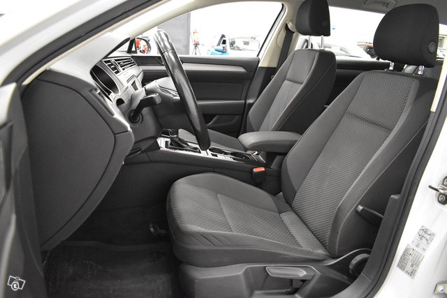 Volkswagen Passat 12
