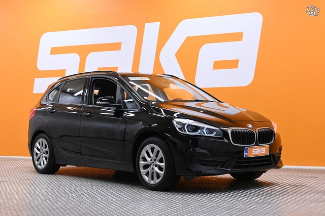 BMW 225