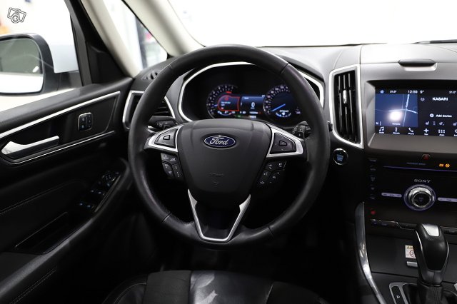 Ford Galaxy 16