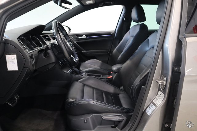Volkswagen Golf 9