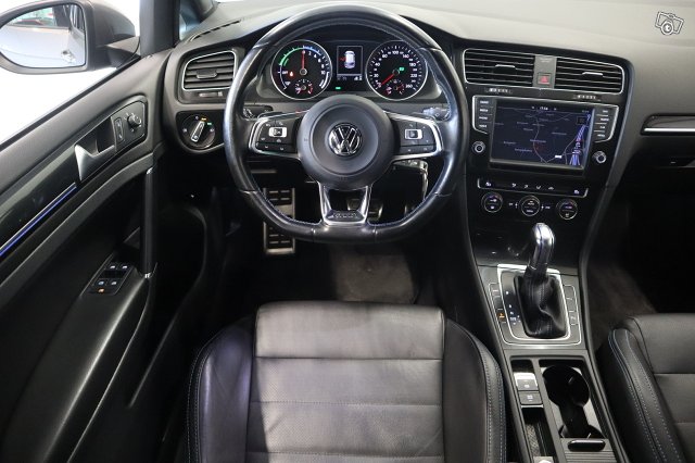 Volkswagen Golf 13