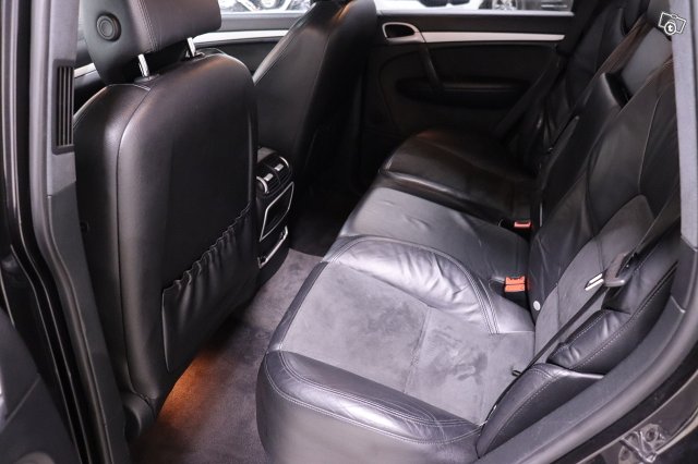 Porsche Cayenne 7