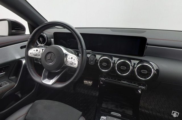 Mercedes-Benz CLA 9