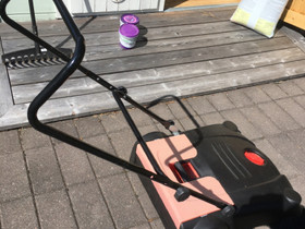 Lakaisukone, Leikkurit ja koneet, Piha ja puutarha, Ranua, Tori.fi Lakaisukone, Leikkurit ja koneet, Piha ja puutarha, Ranua, Tori.fi