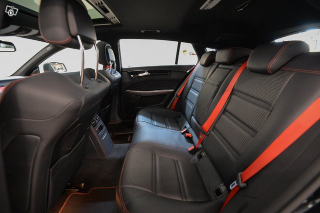 MERCEDES-BENZ CLS 13