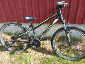Serious 24" maastopyörä, Maastopyörät, Polkupyörät ja pyöräily, Rovaniemi, Tori.fi Serious 24" maastopyörä, Maastopyörät, Polkupyörät ja pyöräily, Rovaniemi, Tori.fi