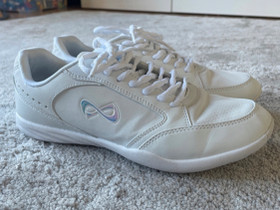 Nfinity cheerleading kengät, Kuntoilu ja fitness, Urheilu ja ulkoilu, Varkaus, Tori.fi Nfinity cheerleading kengät, Kuntoilu ja fitness, Urheilu ja ulkoilu, Varkaus, Tori.fi