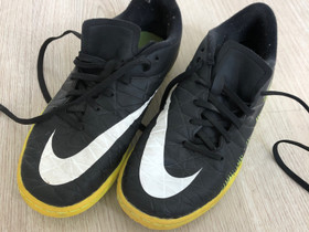 Nike sisäpelikengät, Jalkapallo, Urheilu ja ulkoilu, Vaasa, Tori.fi Nike sisäpelikengät, Jalkapallo, Urheilu ja ulkoilu, Vaasa, Tori.fi