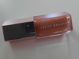 Fenty Beauty huulikiilto, Kauneudenhoito ja kosmetiikka, Terveys ja hyvinvointi, Oulu, Tori.fi Fenty Beauty huulikiilto, Kauneudenhoito ja kosmetiikka, Terveys ja hyvinvointi, Oulu, Tori.fi