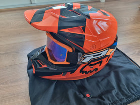 Lasten Crossi kypärä Fox V1, Ajoasut, kengät ja kypärät, Mototarvikkeet ja varaosat, Lahti, Tori.fi Lasten Crossi kypärä Fox V1, Ajoasut, kengät ja kypärät, Mototarvikkeet ja varaosat, Lahti, Tori.fi