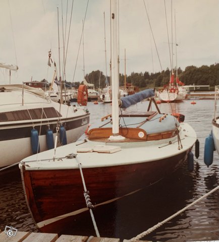 Puinen purjevene 1960-luvulta 5